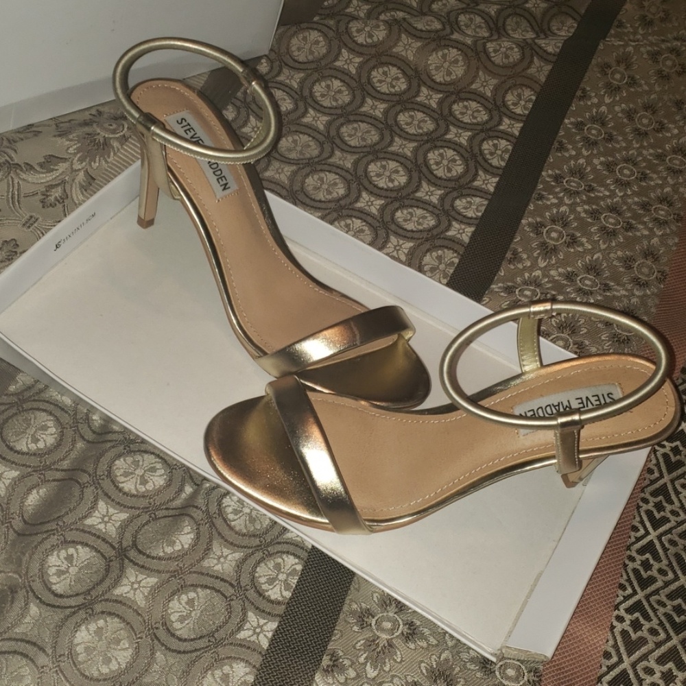 Steven Madden Swing Heels